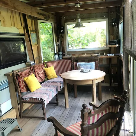 Wohnwagen Am Ostsee-kuestenradweg Camping Zweedorf